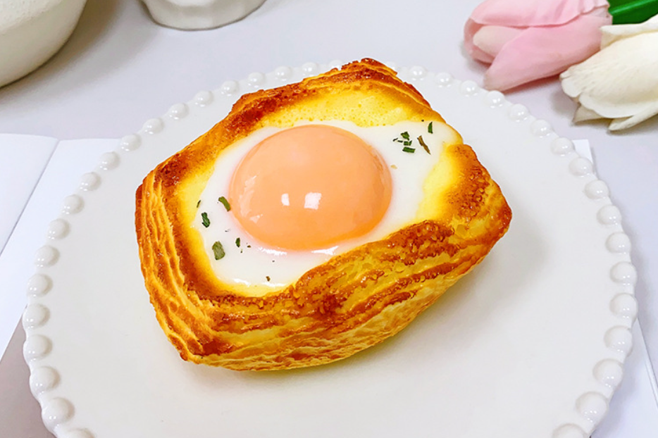 Soft and Slow-Rising Bread Toy - Crispy Fried Egg with Paper Bag Packaging 【Slow Rising】